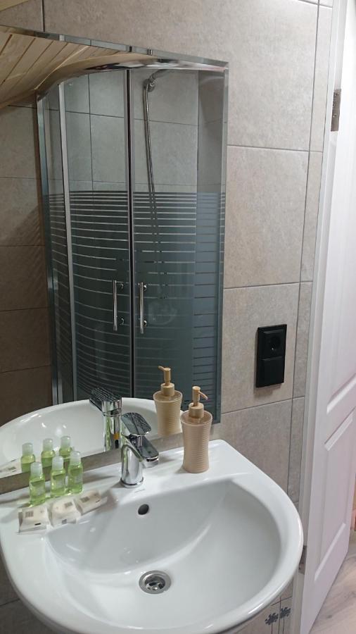 Любе Hotel Jablunicja Kültér fotó