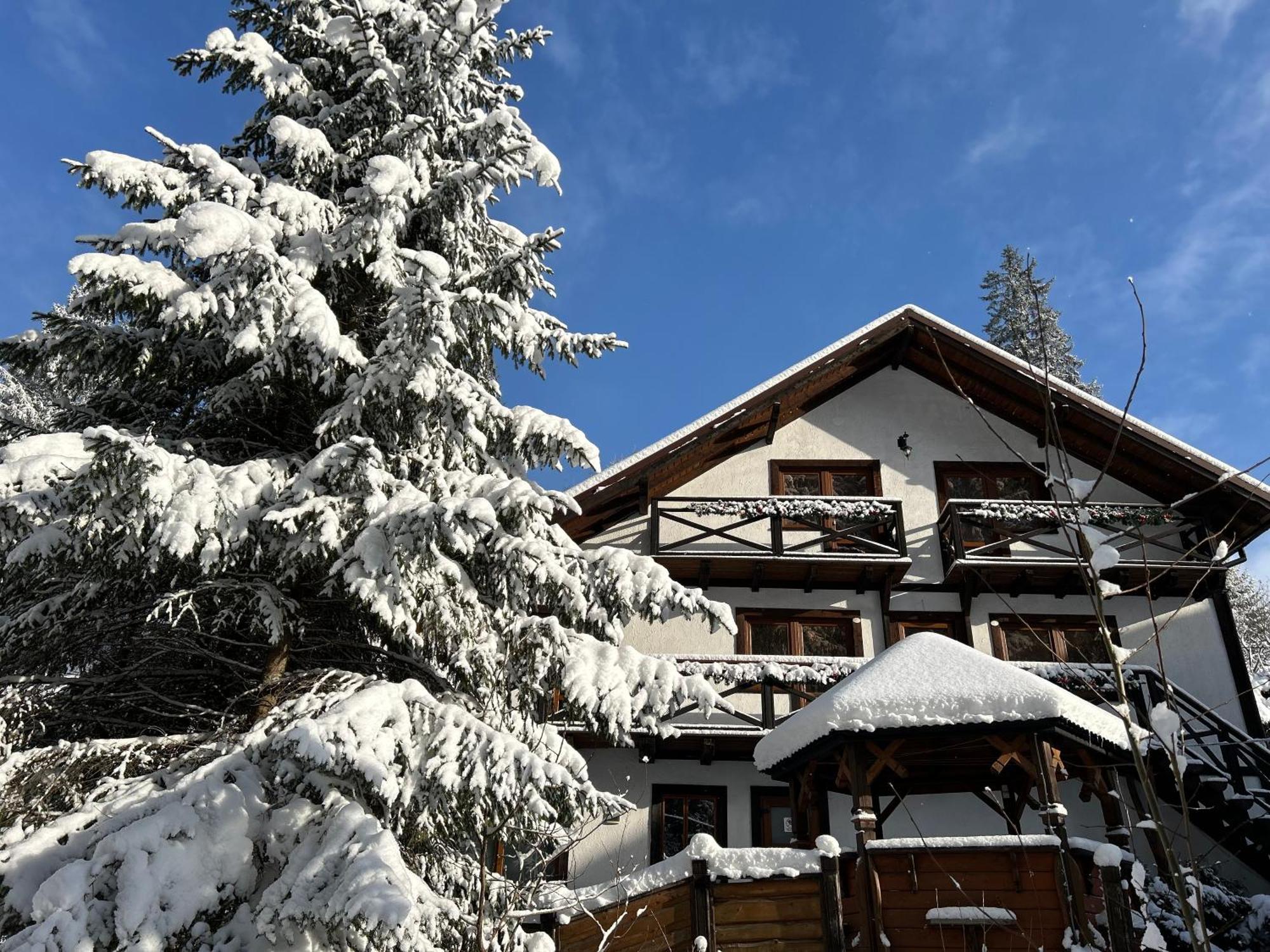 Любе Hotel Jablunicja Kültér fotó