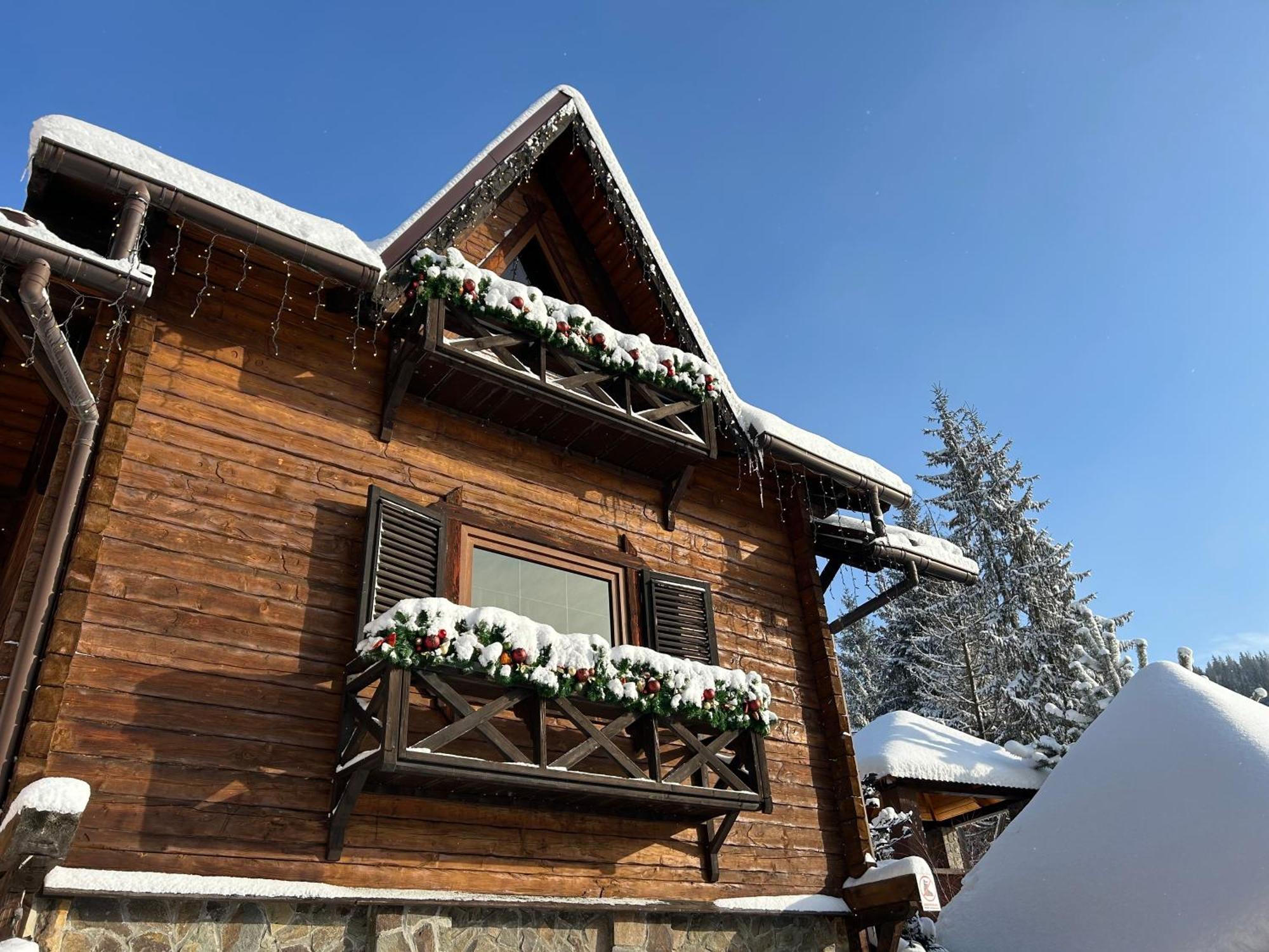 Любе Hotel Jablunicja Kültér fotó
