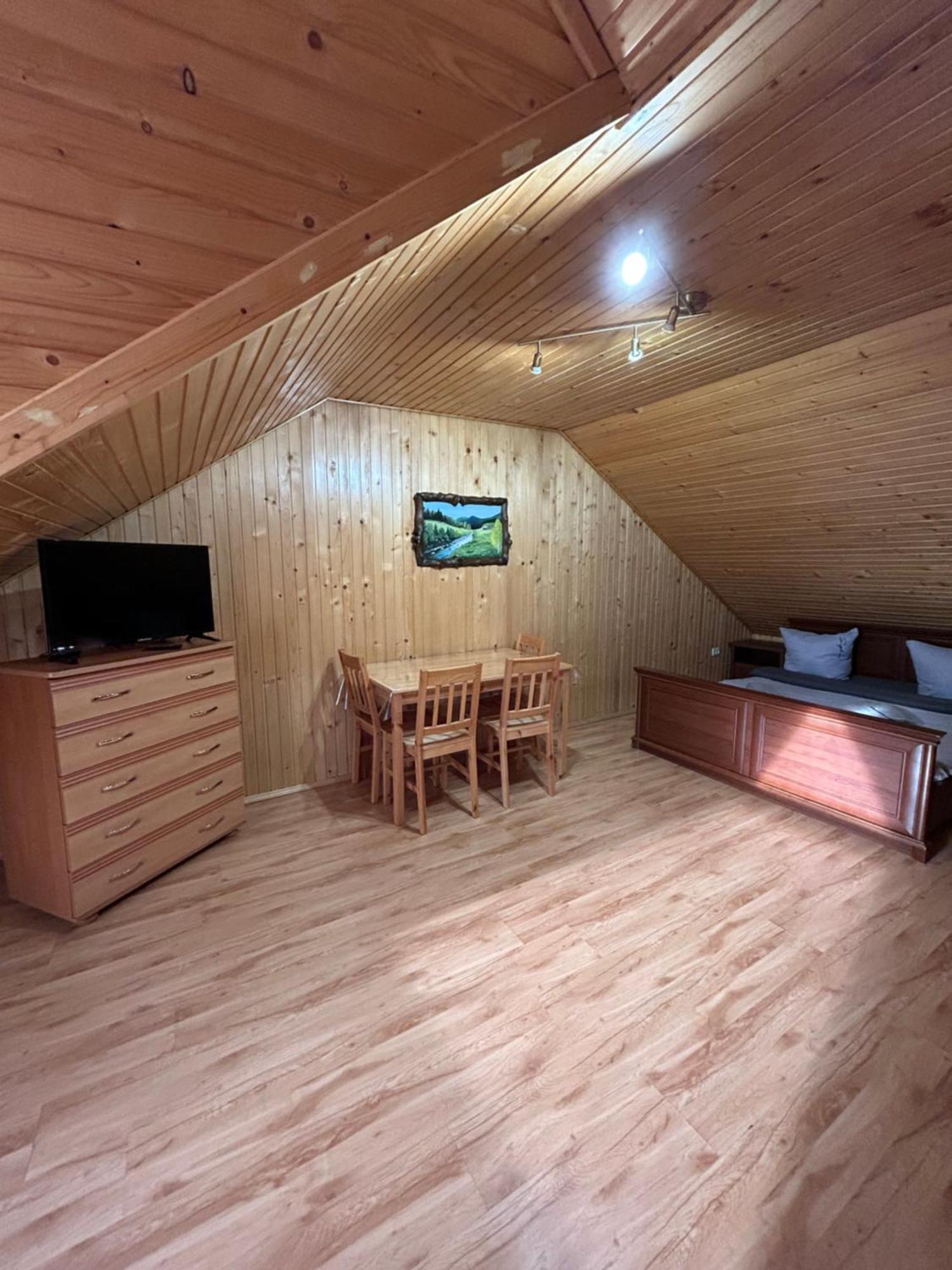 Любе Hotel Jablunicja Kültér fotó