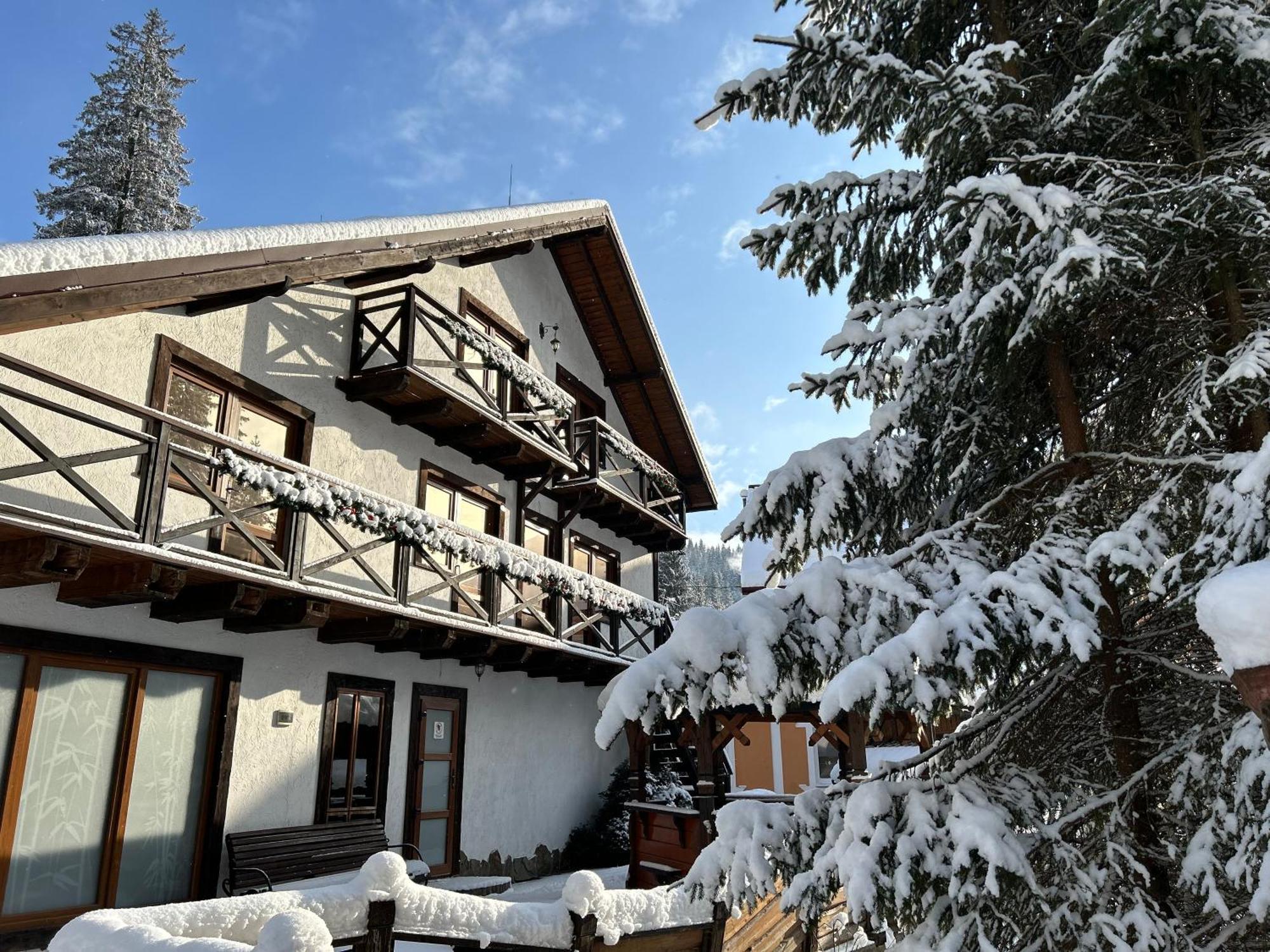 Любе Hotel Jablunicja Kültér fotó
